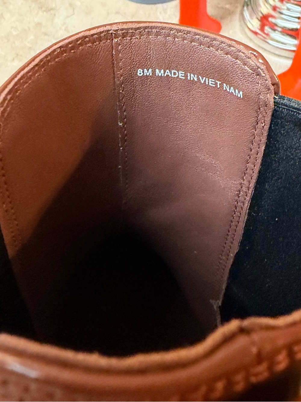 Everlane Chelsea Boot in Rum, size 8 - Picture 7 of 11